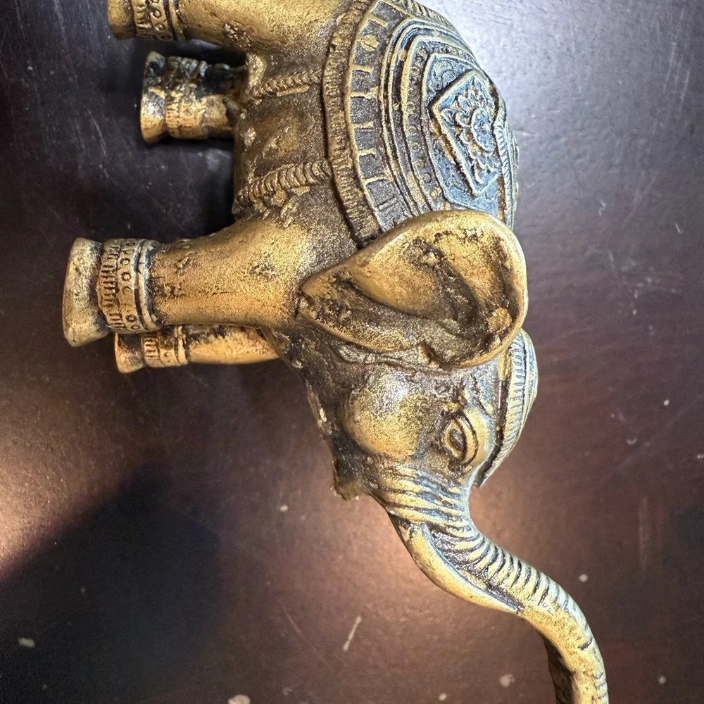 Ornate Asian Small Bronze‎ color Elephant Figurine
